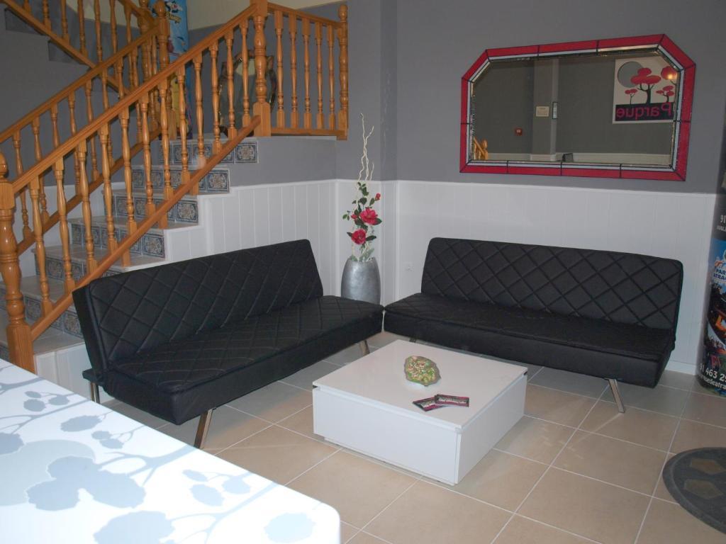 Hostal El Parque San Martín de la Vega Exterior foto